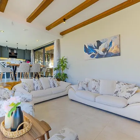 Amazing Luxurious Bali By Luxury Group Villa